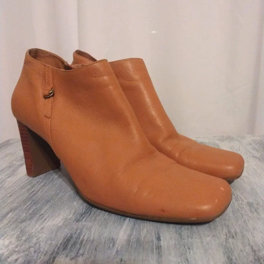 Jennifer Moore tan ankle booties